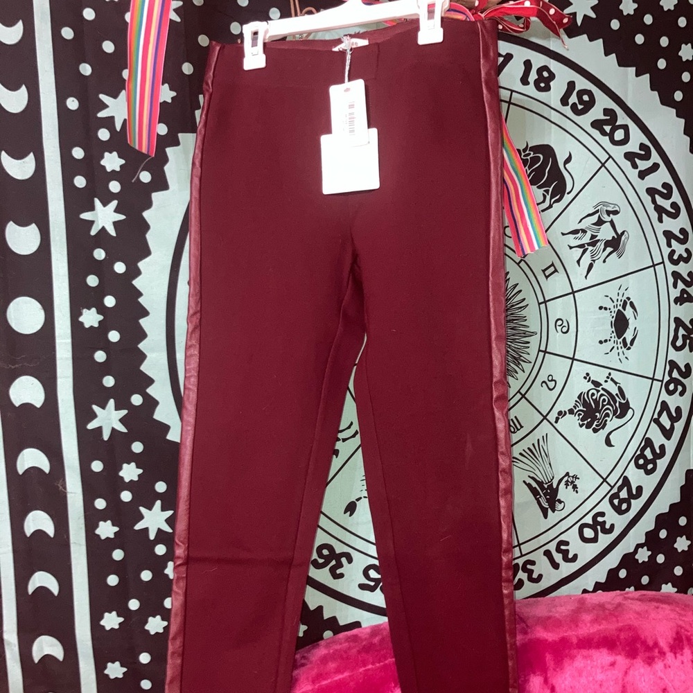 Burgundy Wine Small BNWT Umgee Tuxedo Leggings Jrs
